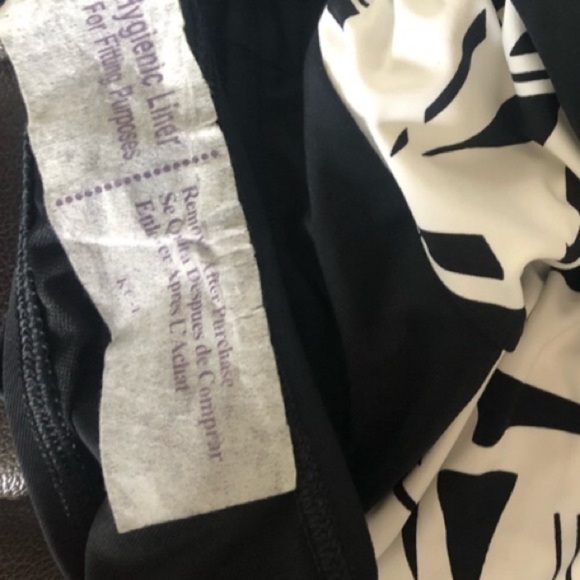 Swimsuit NWTS Bleu Rod Beattie one-piece black and white size 6 - Picture 5 of 11